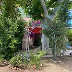 Petite maison au calme avec jardin clim et parking